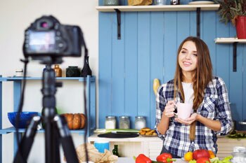 bc_20180219_Catch-the-Live-Video-Streaming-Social-Trend-for-Your-Small-Business